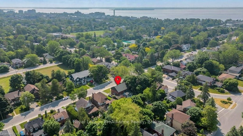 304 WILLINGDON Ave, Kingston, K7L 4J4 | Image 3