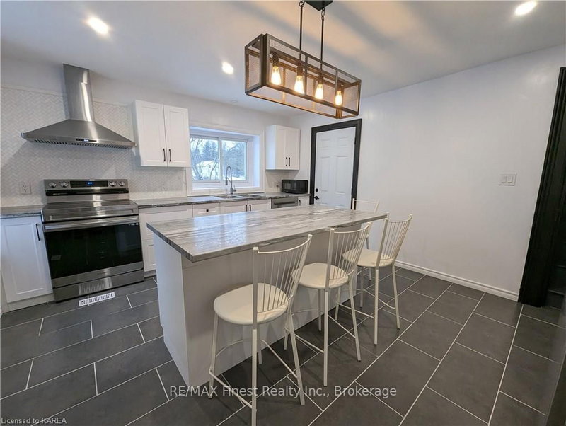 13 KINGSTON St, Rideau Lakes, K0G 1E0 | Image 2