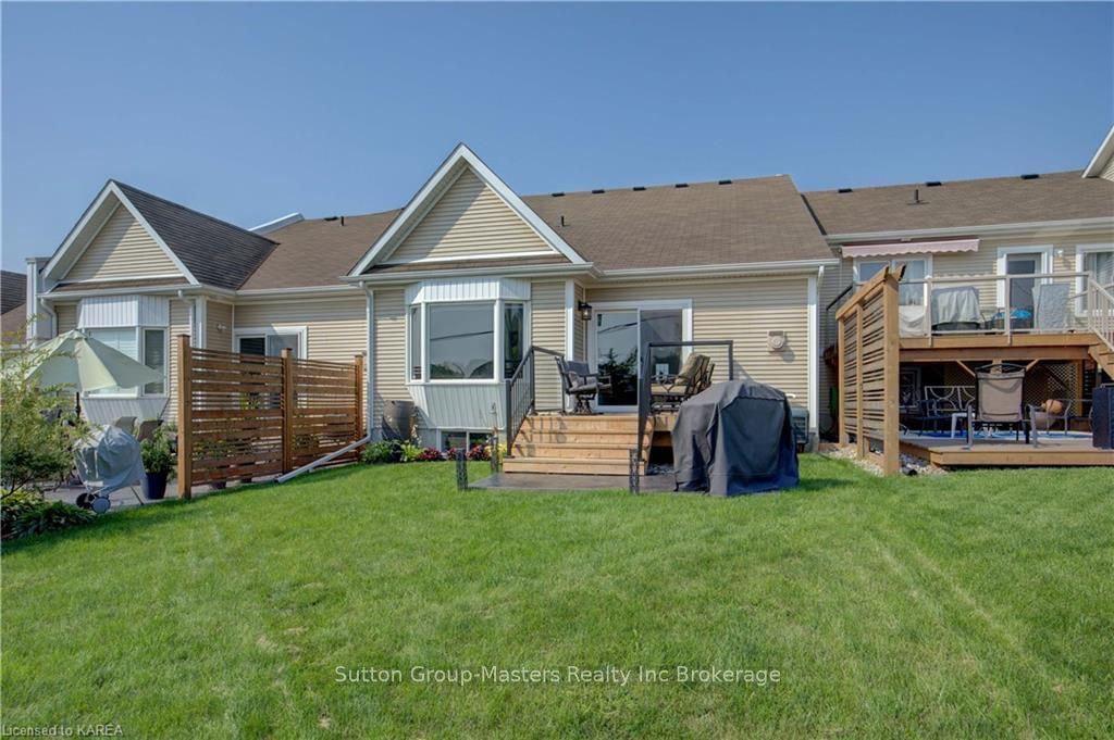 Townhouse sold at 166 BRITANNIA Crescent, Loyalist, Bath, K0H 1G0 - MLS: X9029963