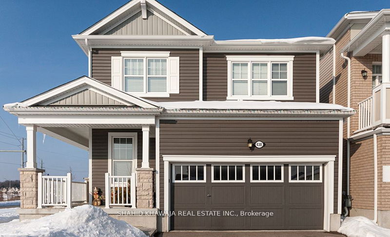 home for lease on 438 Grovehill Crescent