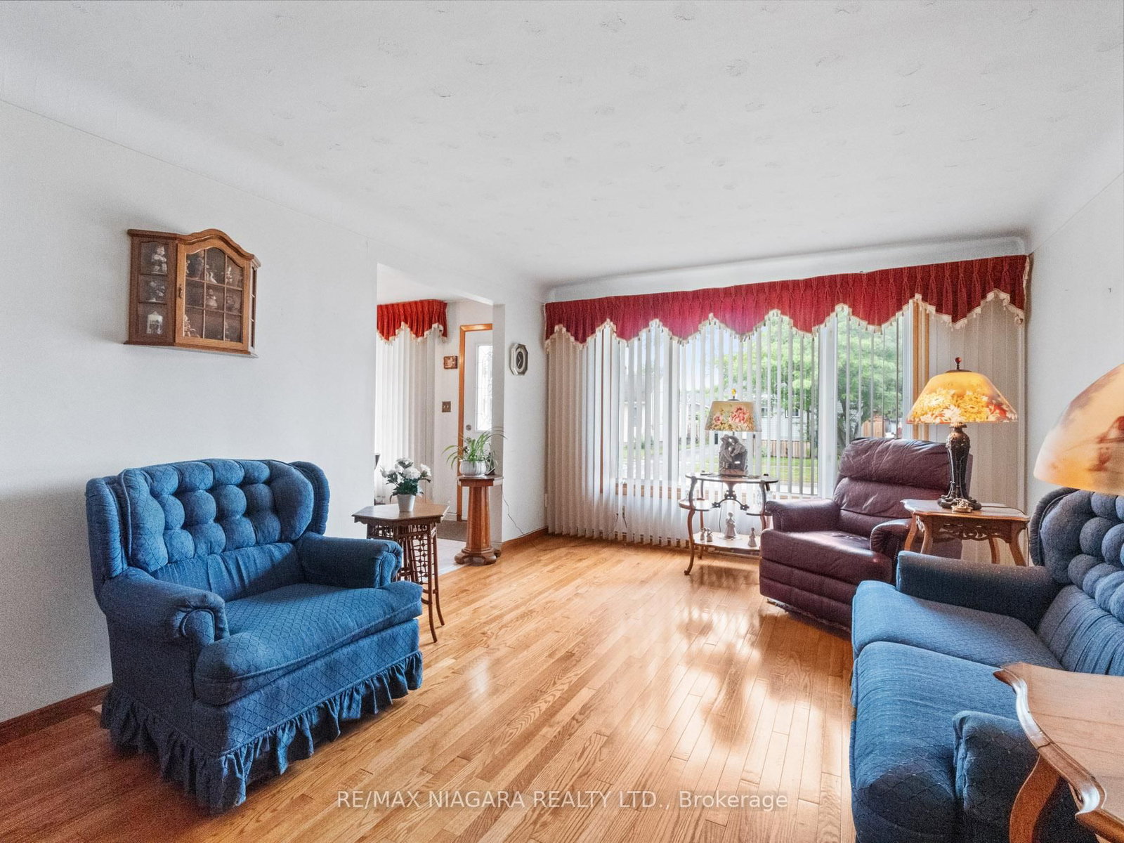 Listing Image 5