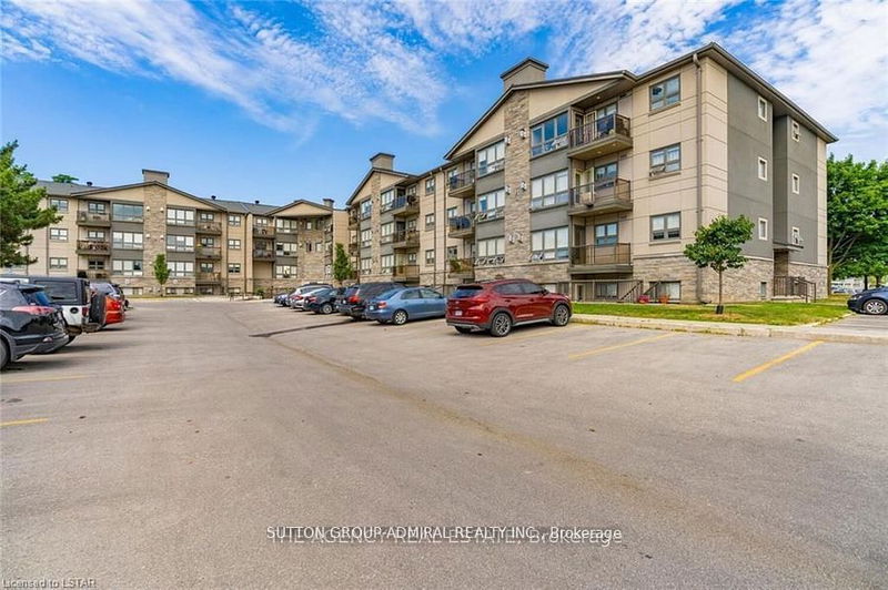 home for lease on 108-5 Jacksway Crescent