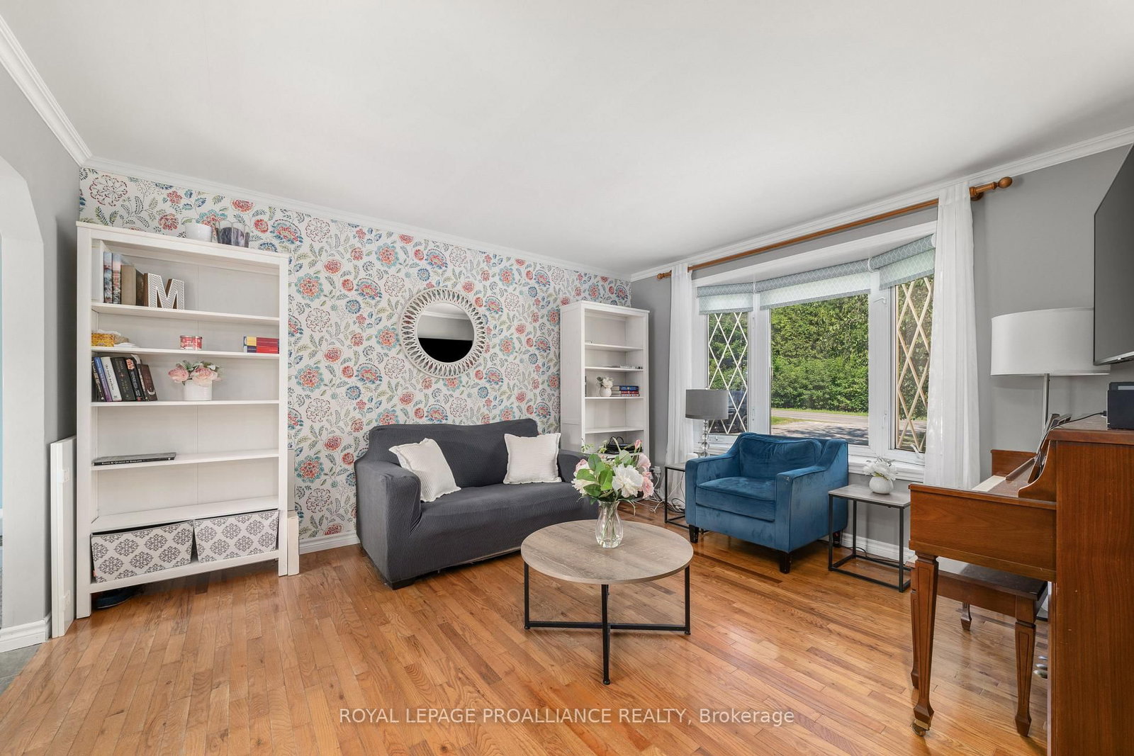 Listing Image 7