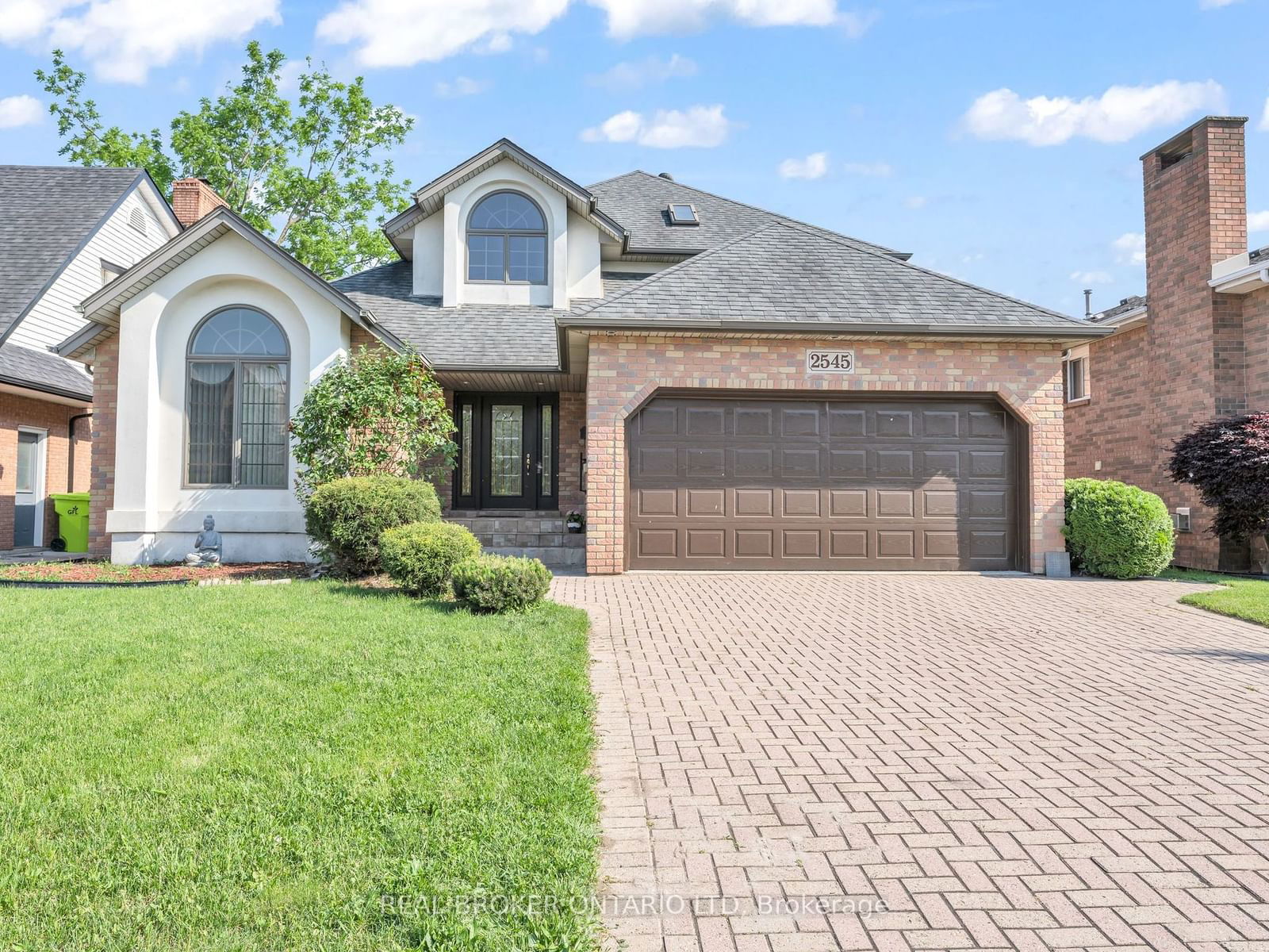 Detached House sold at 2545 Labelle Street, Windsor, Windsor, N9E 4K4 - MLS: X9032610