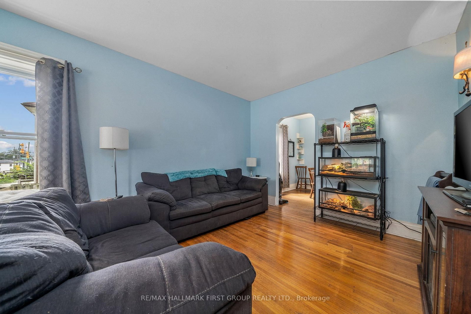 Listing Image 7