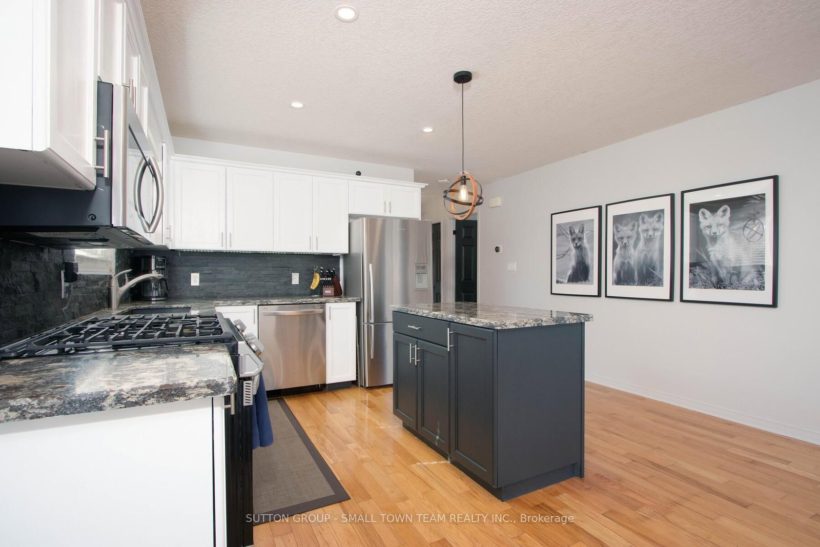 Listing Image 7