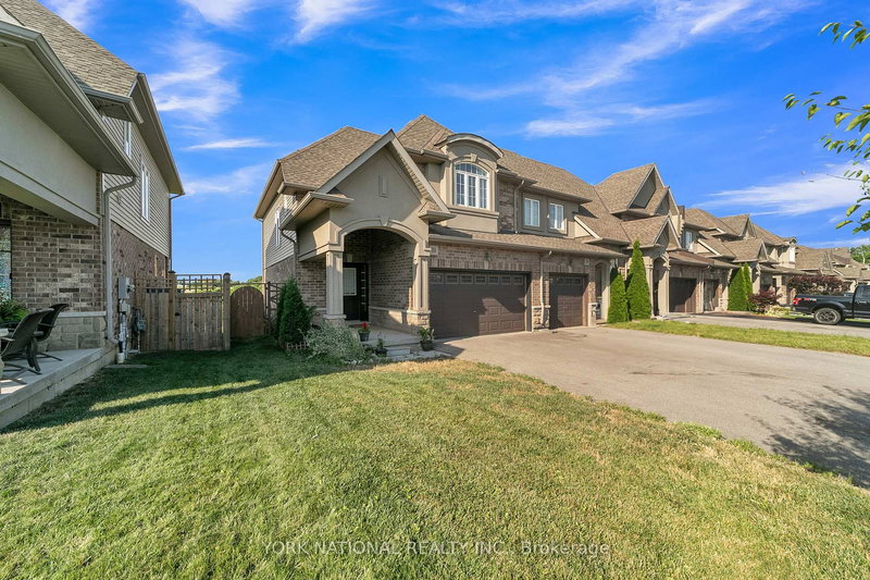 30 Madonna Dr S, Hamilton, L9B 0H1 | Image 2