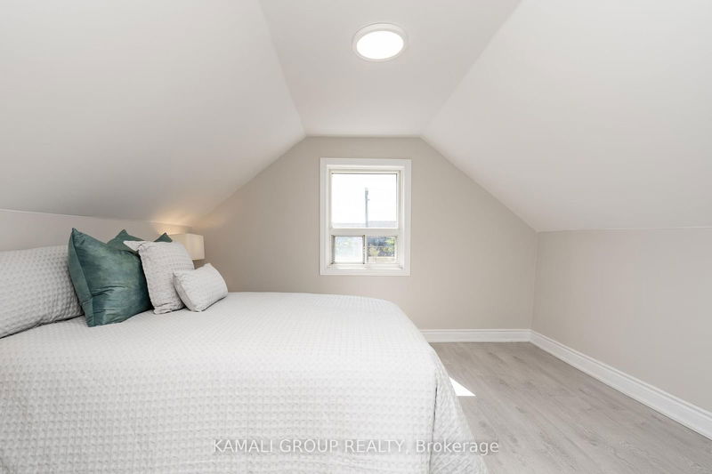 2009 Brampton St  Hamilton, L8H 3S8 | Image 16