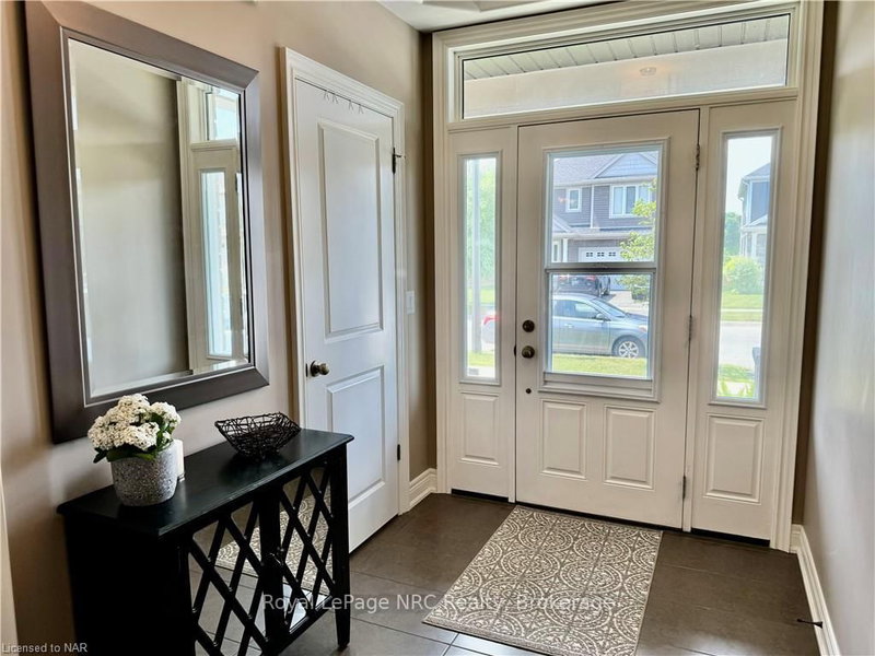 8 Moes Cres, St. Catharines, L2M 0B1 | Image 2