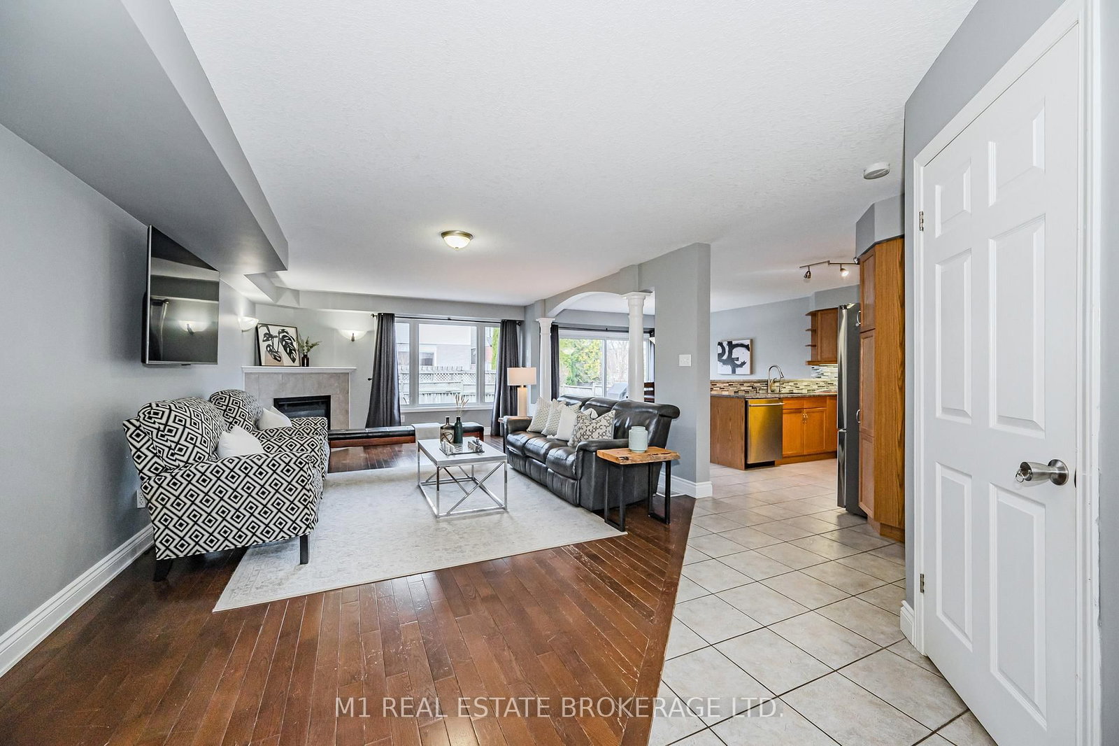 Listing Image 8