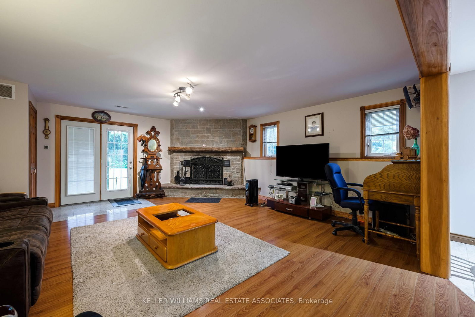 Listing Image 40
