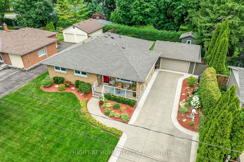 5 Pine St  Niagara-on-the-Lake, L0S 1T0 | Image 1