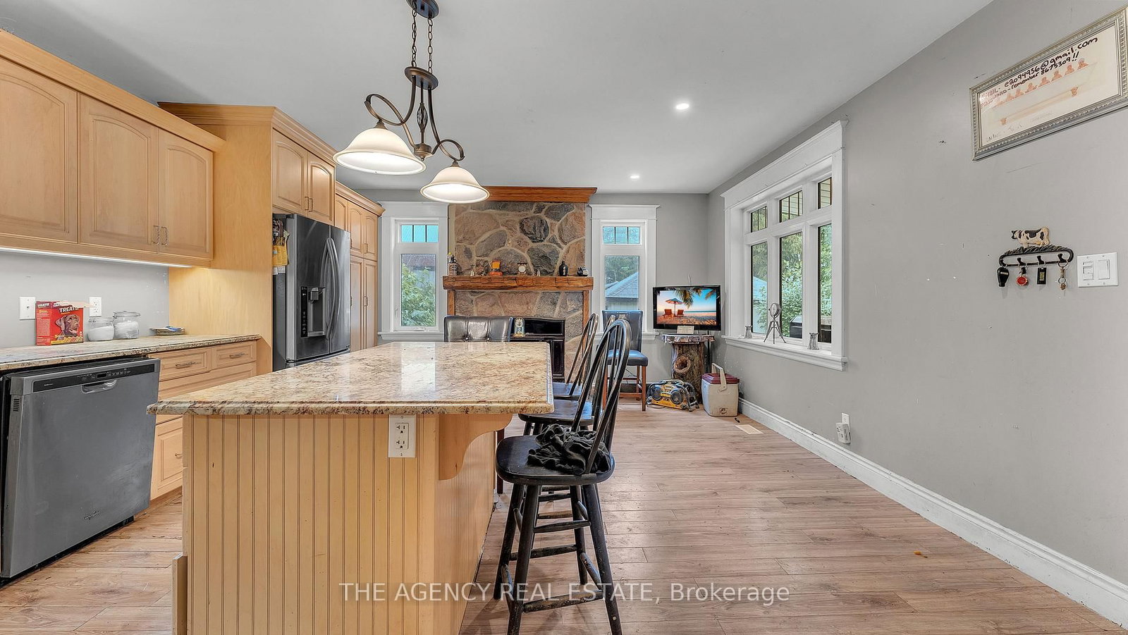 Listing Image 7