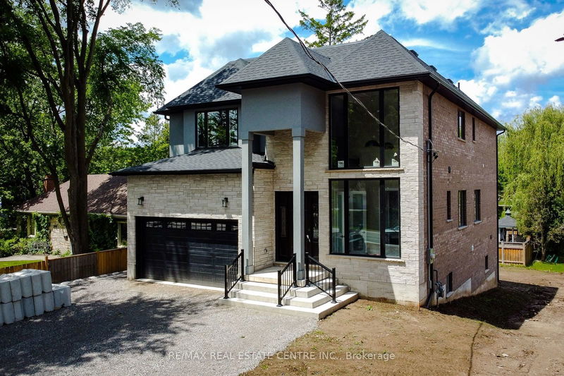 653 Mohawk Rd  Hamilton, L9G 2X1 | Image 1