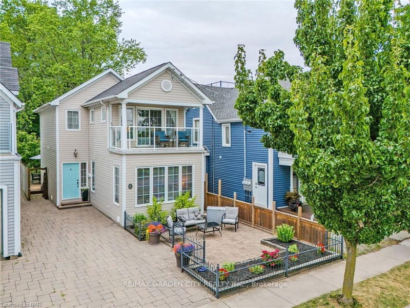 home for sale on 42.5 Canal Street