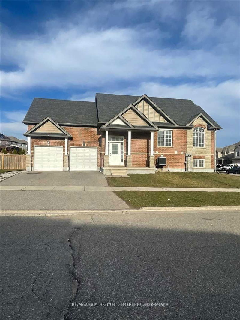 home for lease on 196 Woodbine Avenue