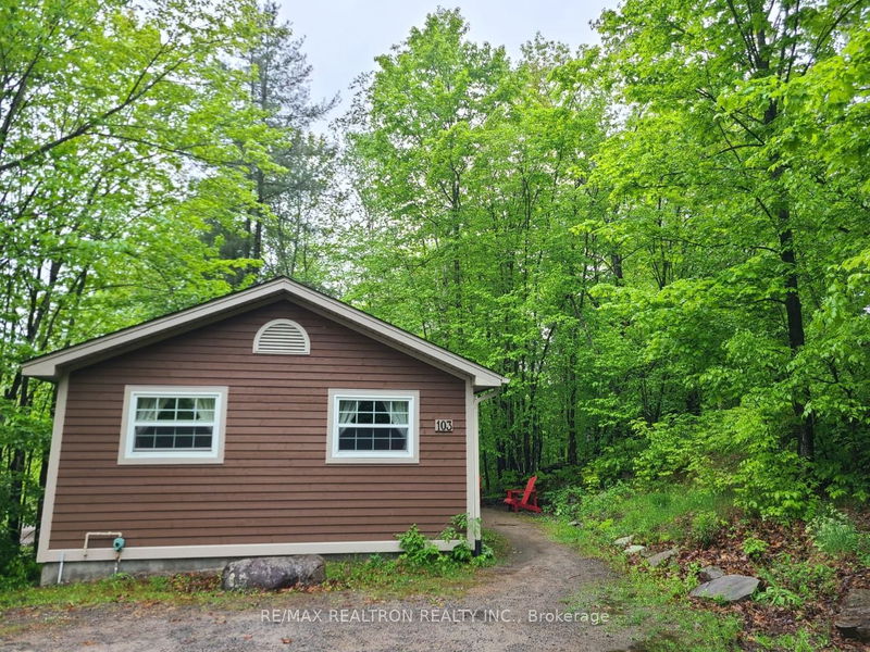  103-4 - 1052 Rat Bay Rd  Lake of Bays, P1H 2J6 | Image 1