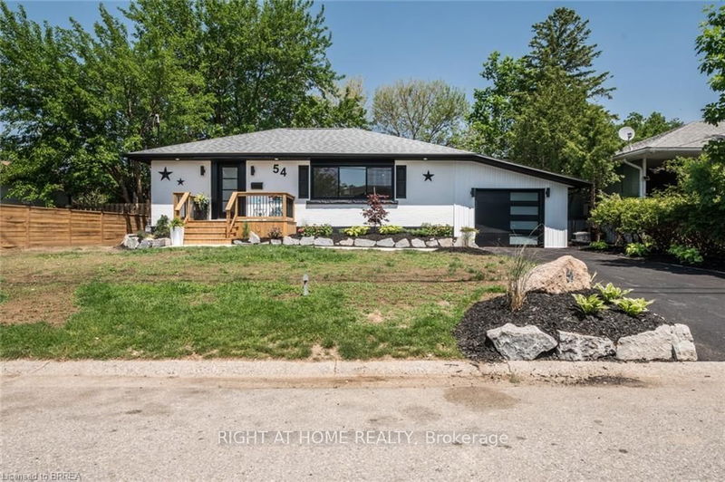 home for lease on 54 Lyndhurst Street