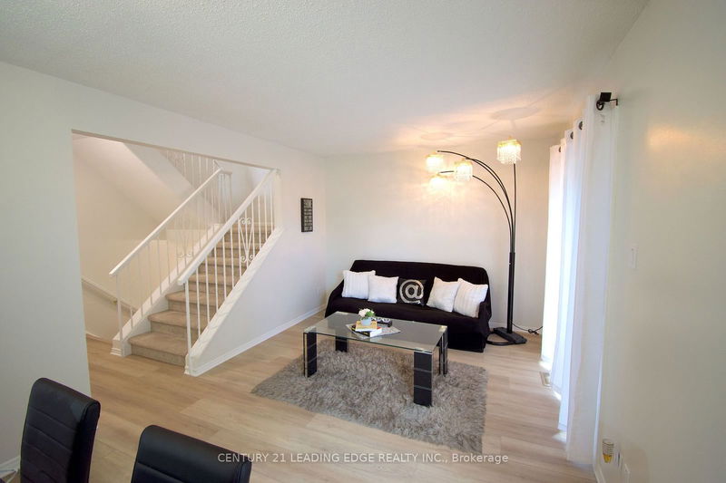 1381 Chatelain Ave  Ottawa, K1Z 8A9 | Image 10