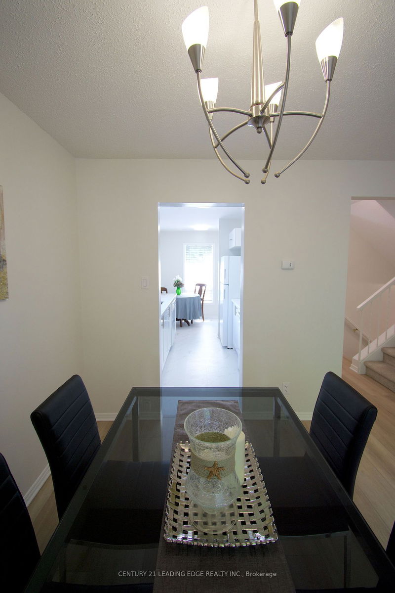 1381 Chatelain Ave  Ottawa, K1Z 8A9 | Image 13