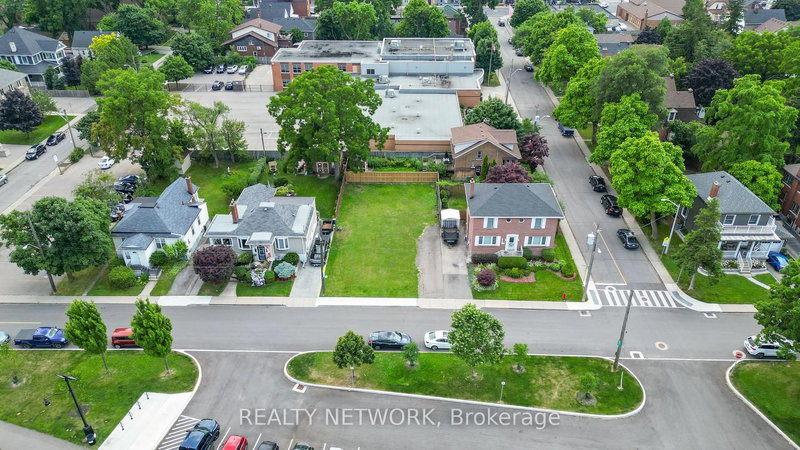 238 Mountain Park Ave, Hamilton, L8V 1A4 | Image 3