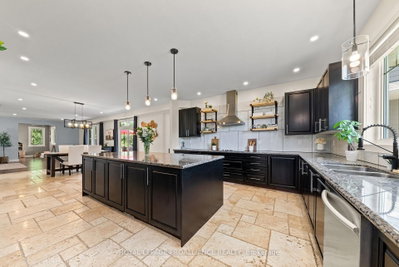 190 Lakeshore Road — more photos