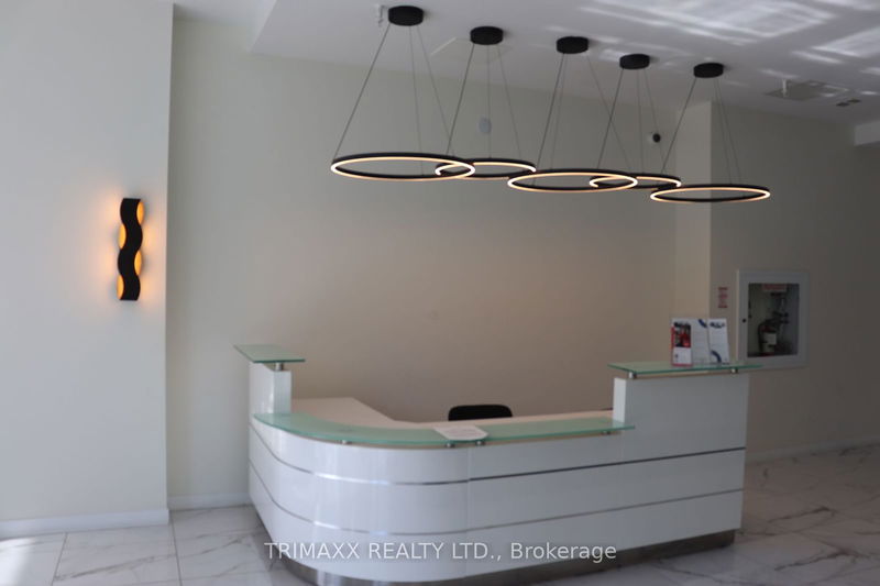 home for lease on 908-128 King Street N