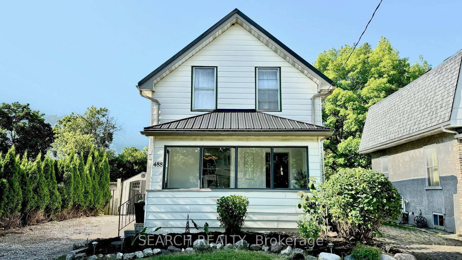 Listing photo 2