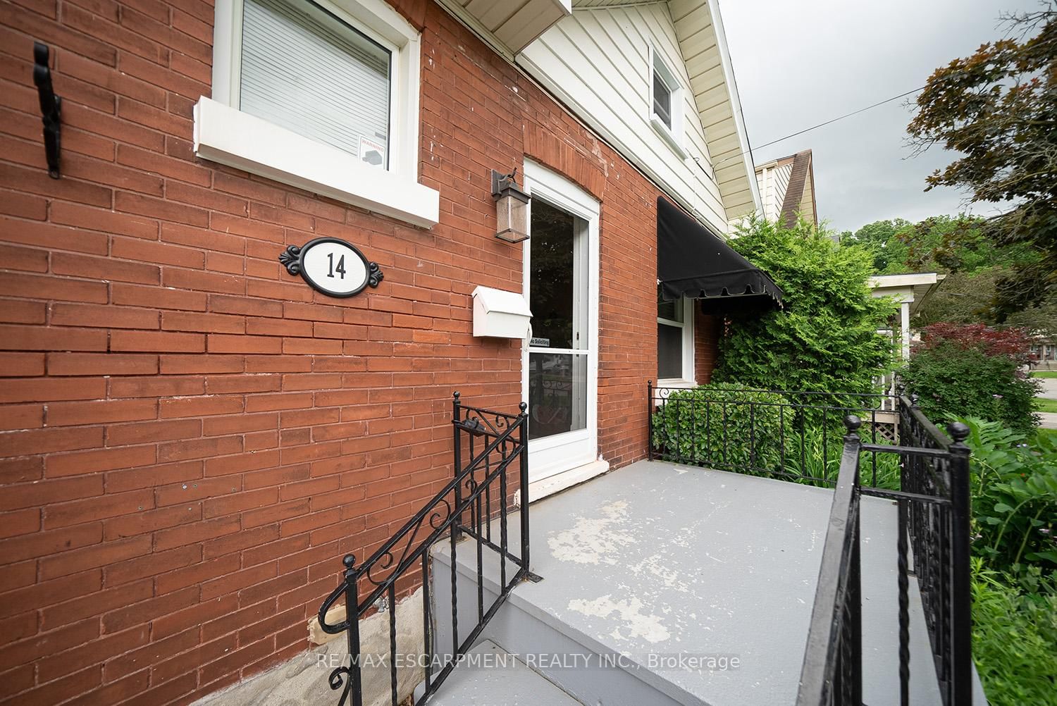 Listing Image 4