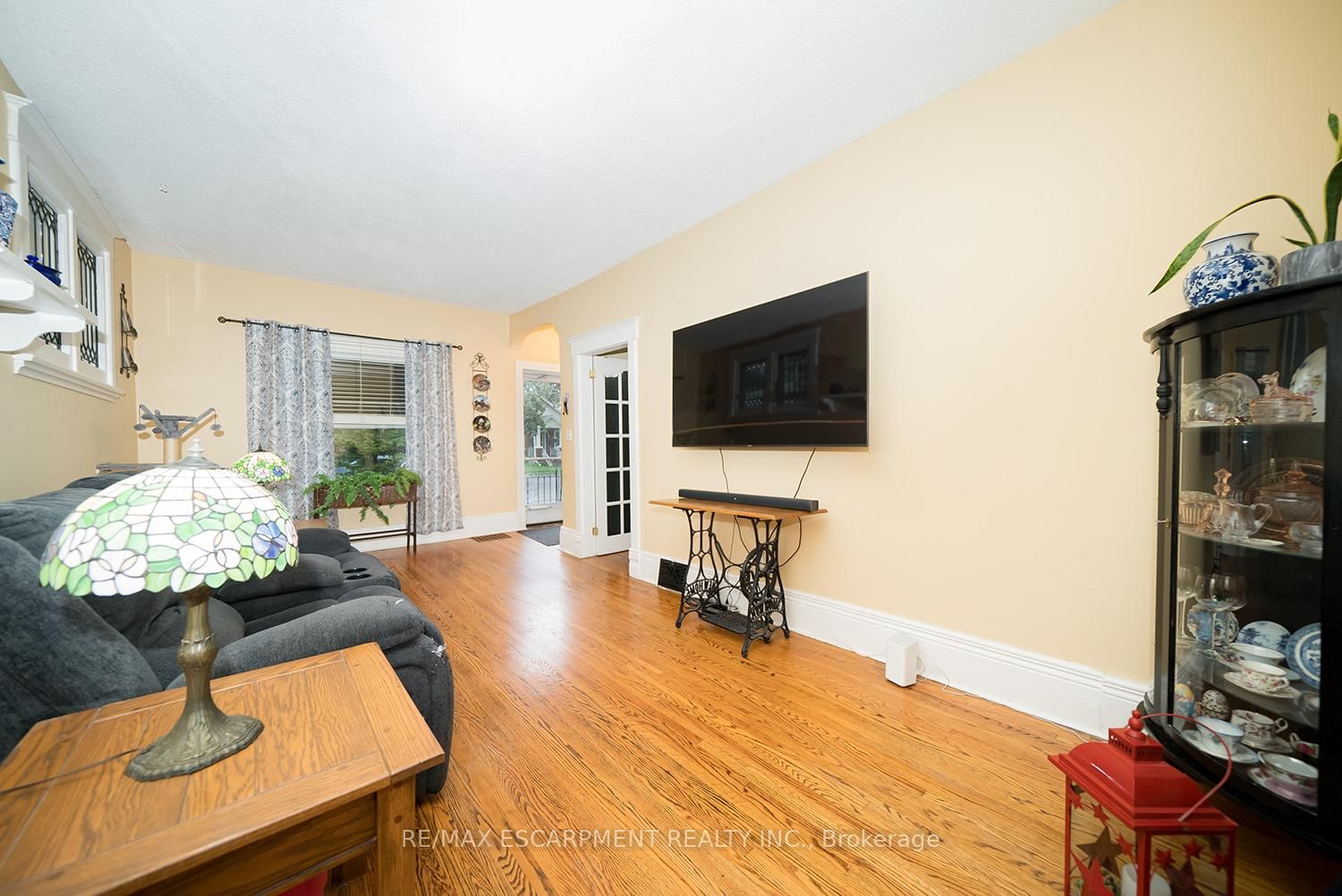 Listing Image 7