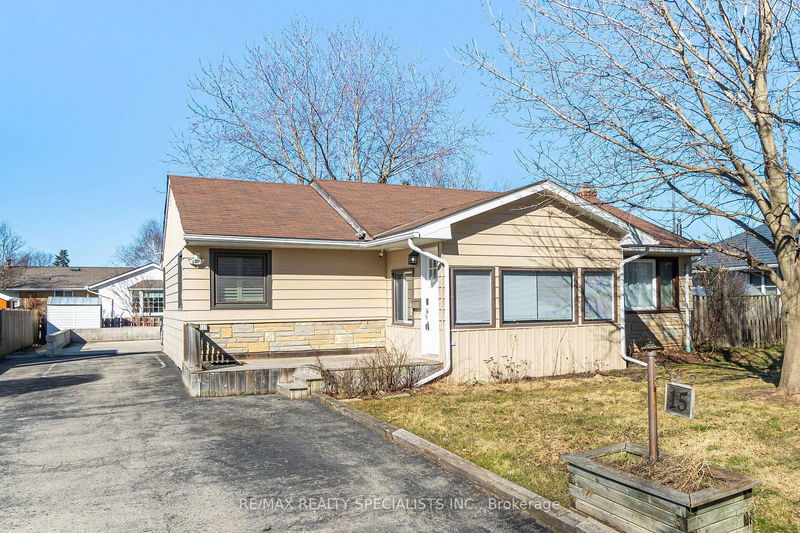 home for lease on 15 Nelles Road N