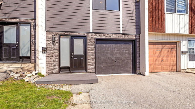 home for sale on 11-135 Chalmers Street S