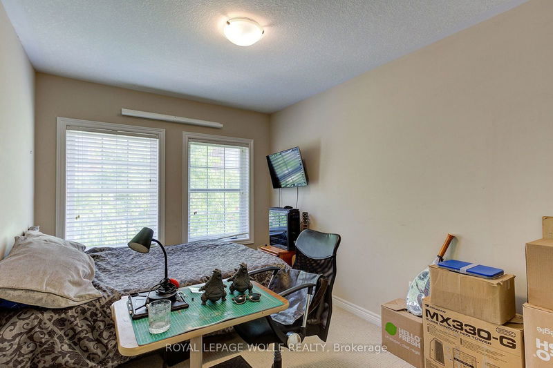 8 BEATRICE Lane  Kitchener, N2H 0B3 | Image 22