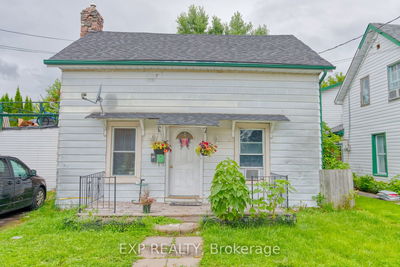 4 Cedar St  Quinte West, K8V 1T8 | Image 1