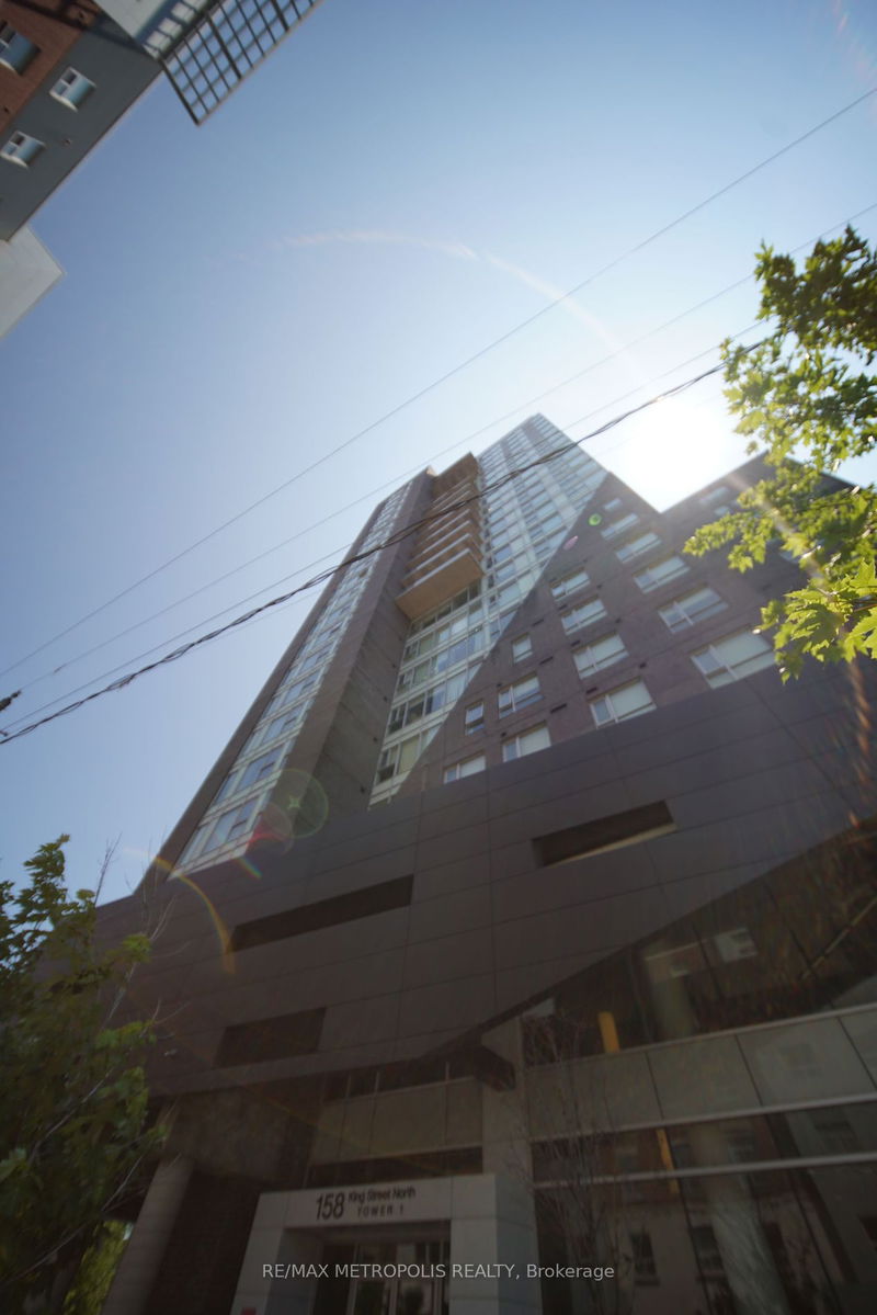 home for lease on 303-158 King Street N