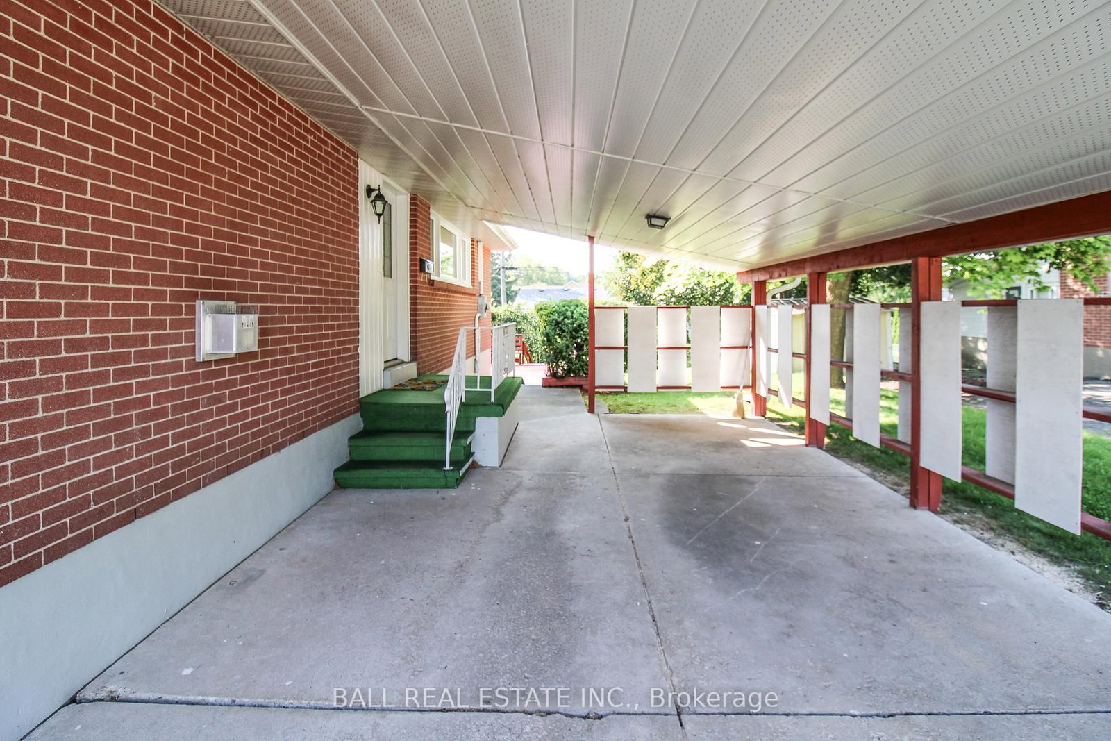 Listing Image 6