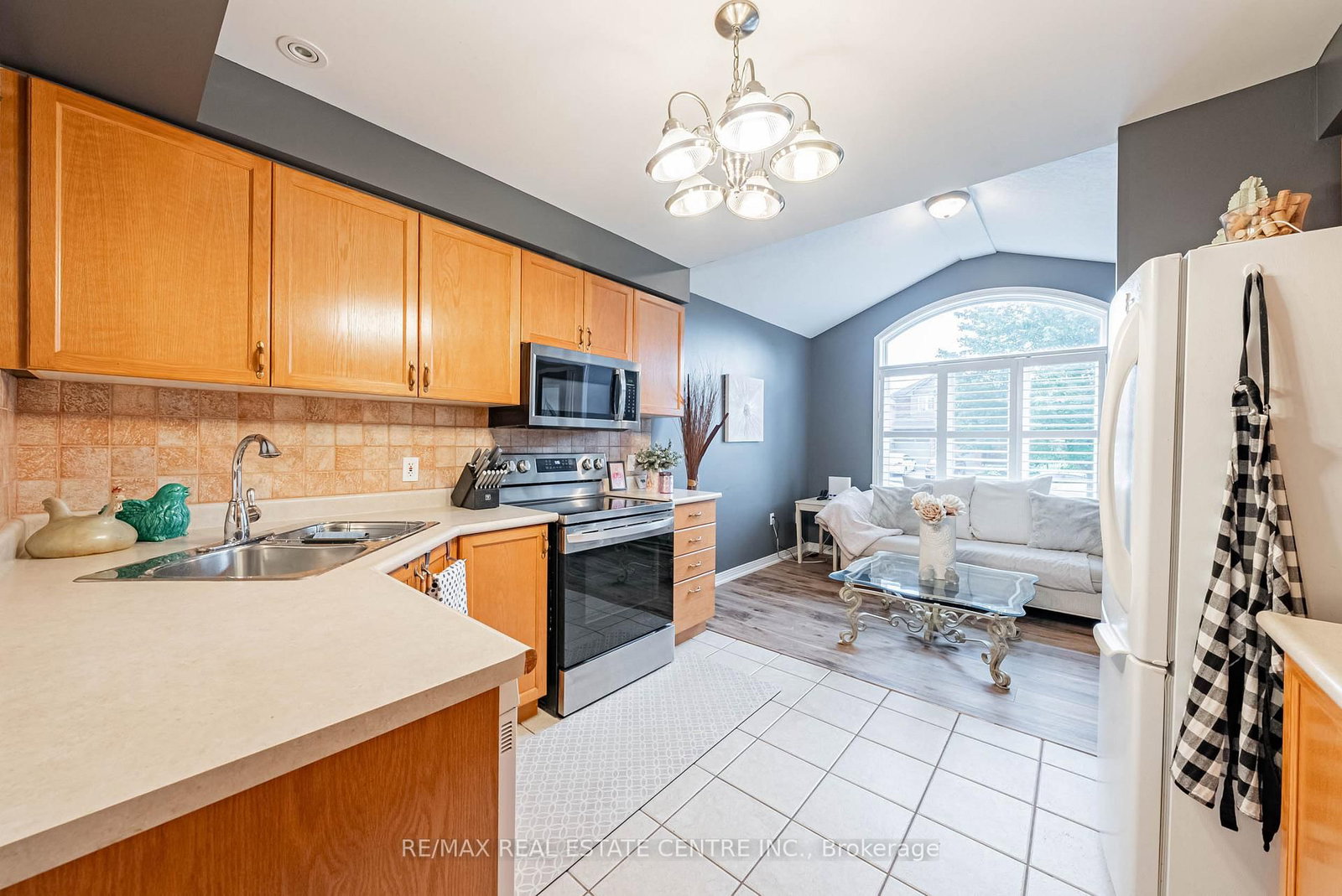 Listing Image 5