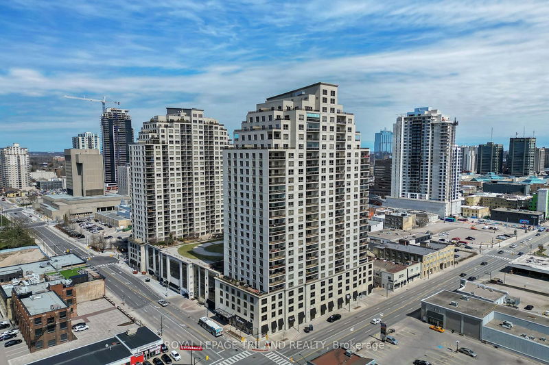 home for lease on 2005-330 Ridout Street N