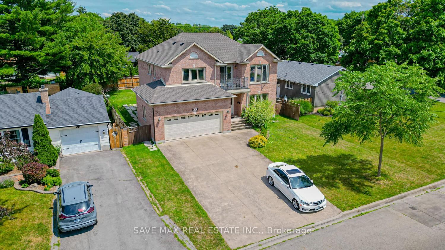 Listing photo 2