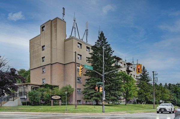 home for lease on 306-283 FAIRWAY Road N