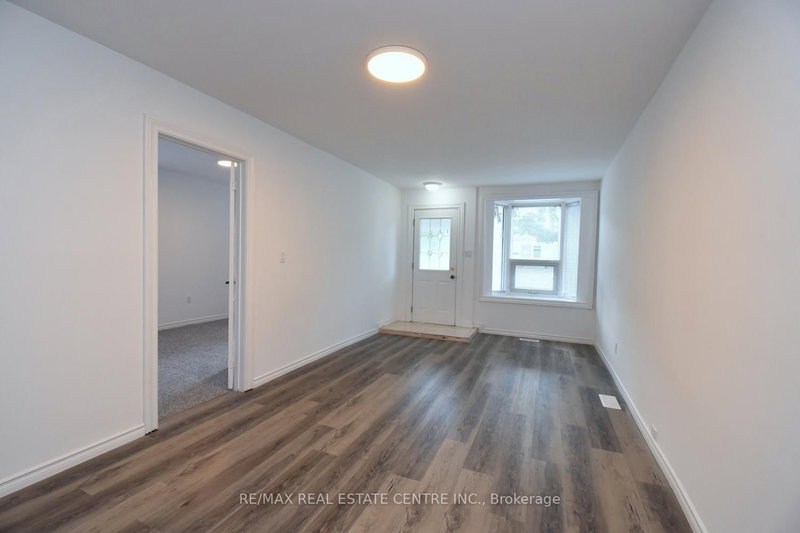 14 Graham Ave S, Hamilton, L8K 2L8 | Image 3