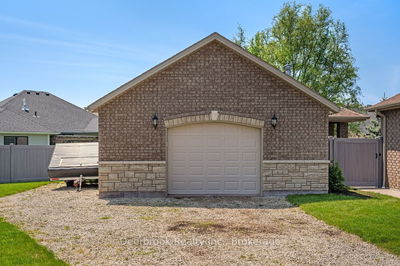 24 MARSHWOODS Blvd, Kingsville -  image-0-2