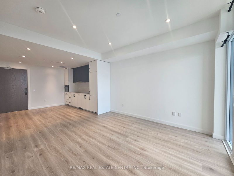 home for lease on 1705-741 KING Street W