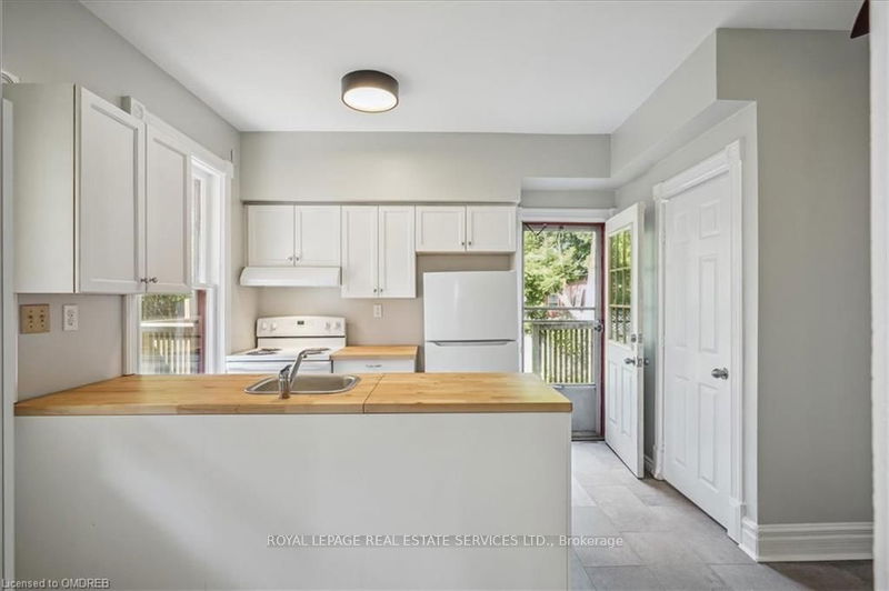 home for lease on Main-33 Rose Avenue