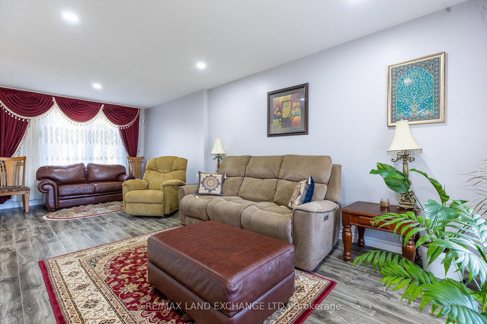 Listing Image 5