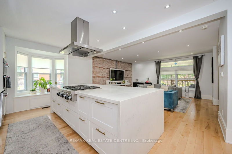 home for sale on 90 Yorkshire Street N