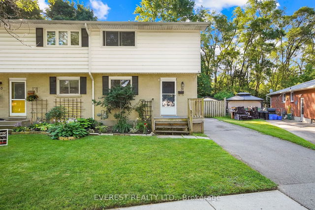 31 Mohegan Crescent