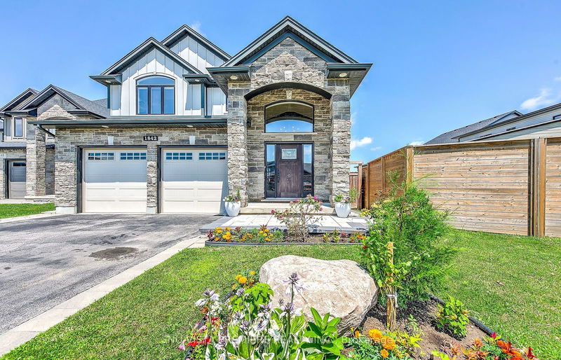 home for sale on 1842 Wateroak Drive W