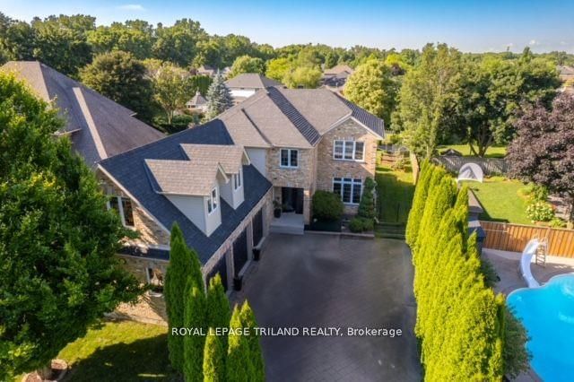 home for sale on 31 Bayside Court