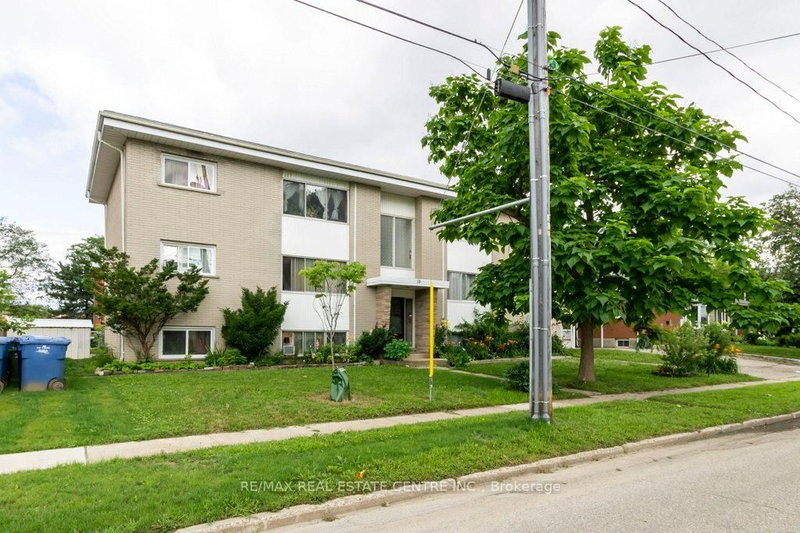 10 Plymouth Court, Guelph